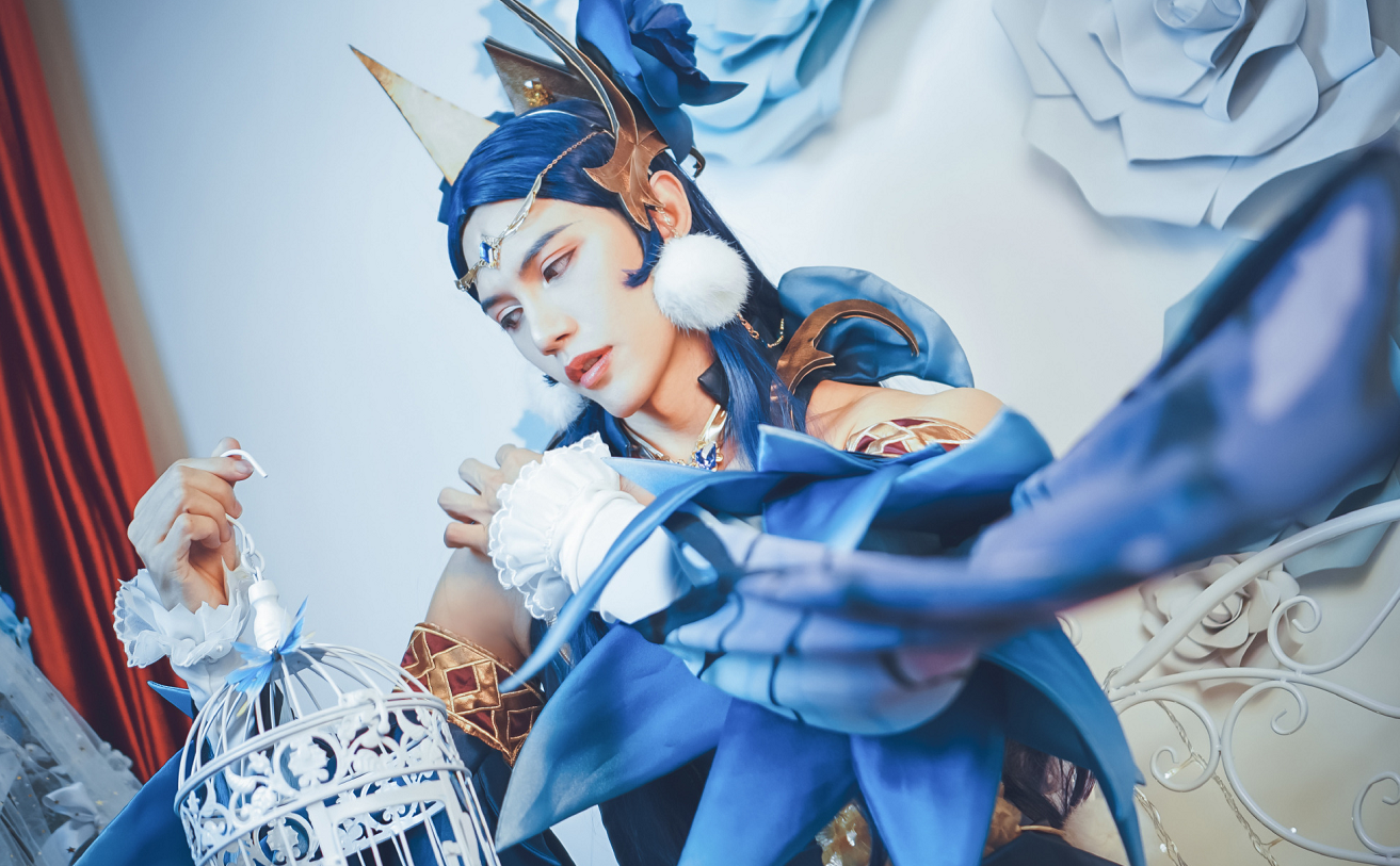 王者荣耀:男生cos貂蝉,"半肉"貂蝉腿却很细