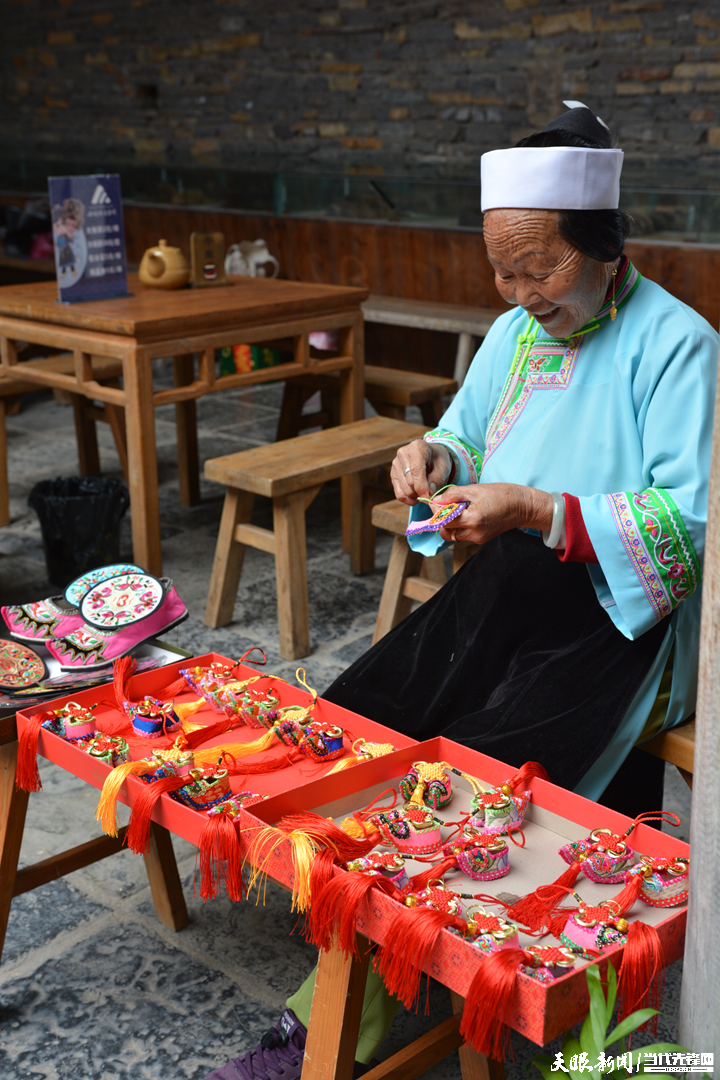 安顺屯堡汉服凤阳汉服图片