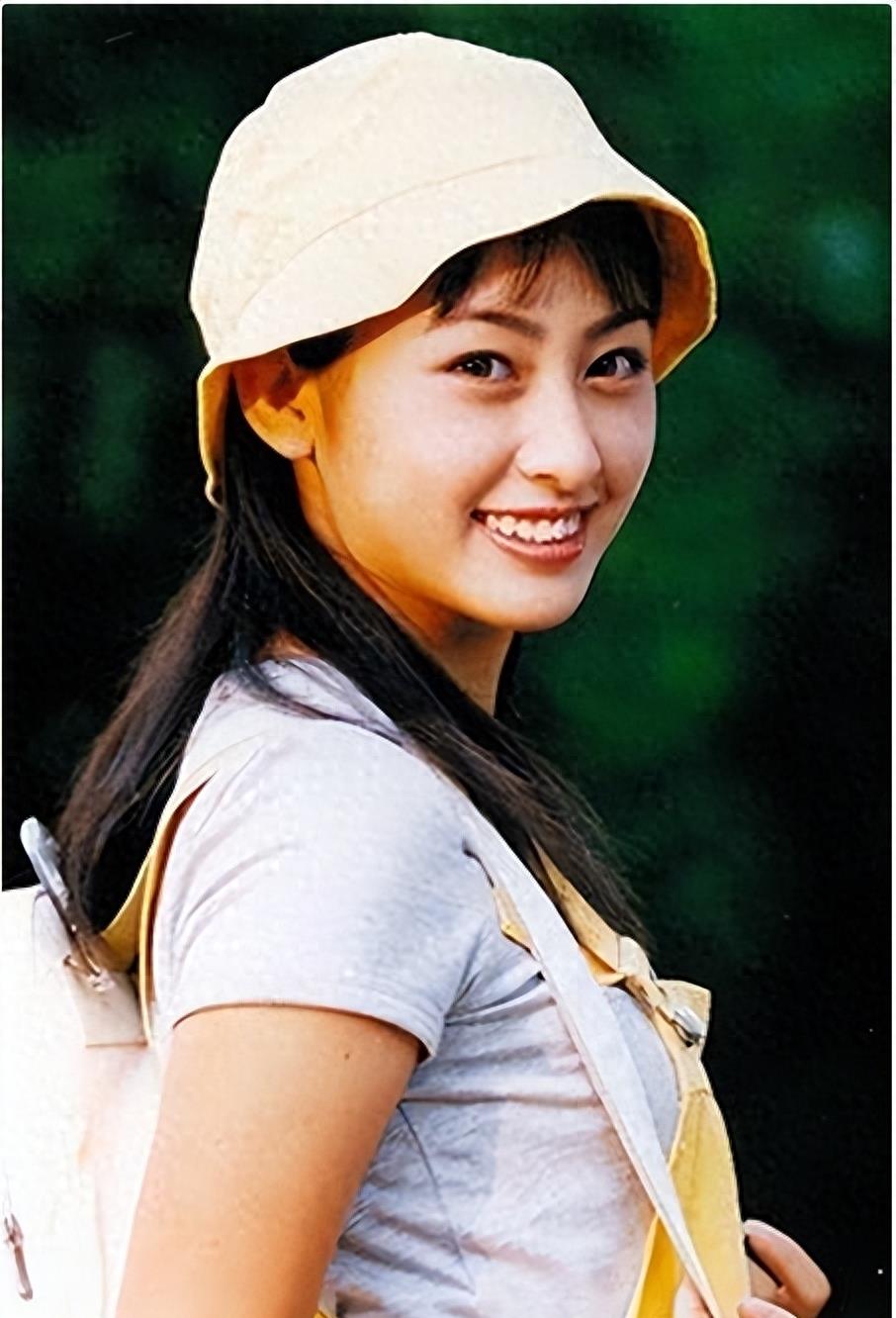 港星李子雄59岁老来得子,妻子竟是张铁林前女友,婚后现状幸福