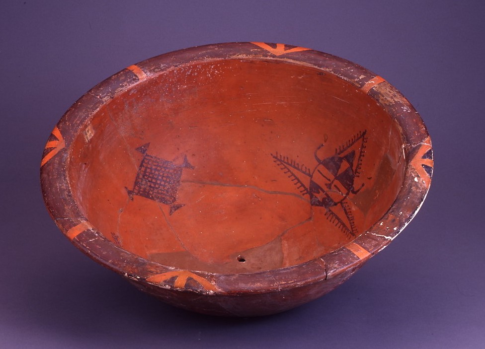 盘点国内博物馆收藏的几件人面鱼纹彩陶盆