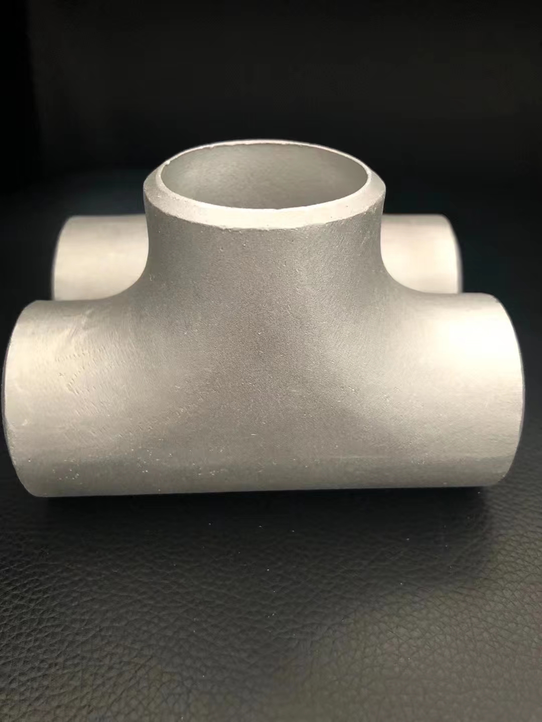 铝合金平焊法兰铝合金无缝弯头铝合金对焊三通