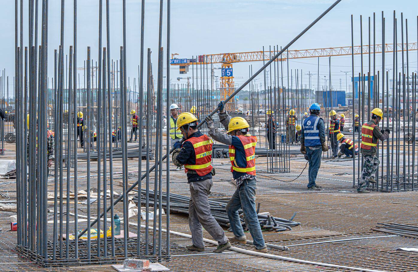 广西建工二建公司项目建设"不打烊"