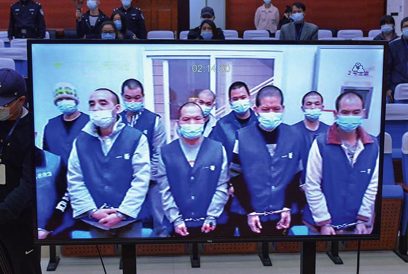 横州云表镇"黑老大"一审获刑23年