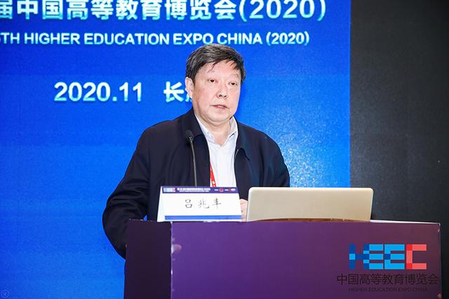 吕兆丰:打赢新冠之役有赖于四条战线的共同努力