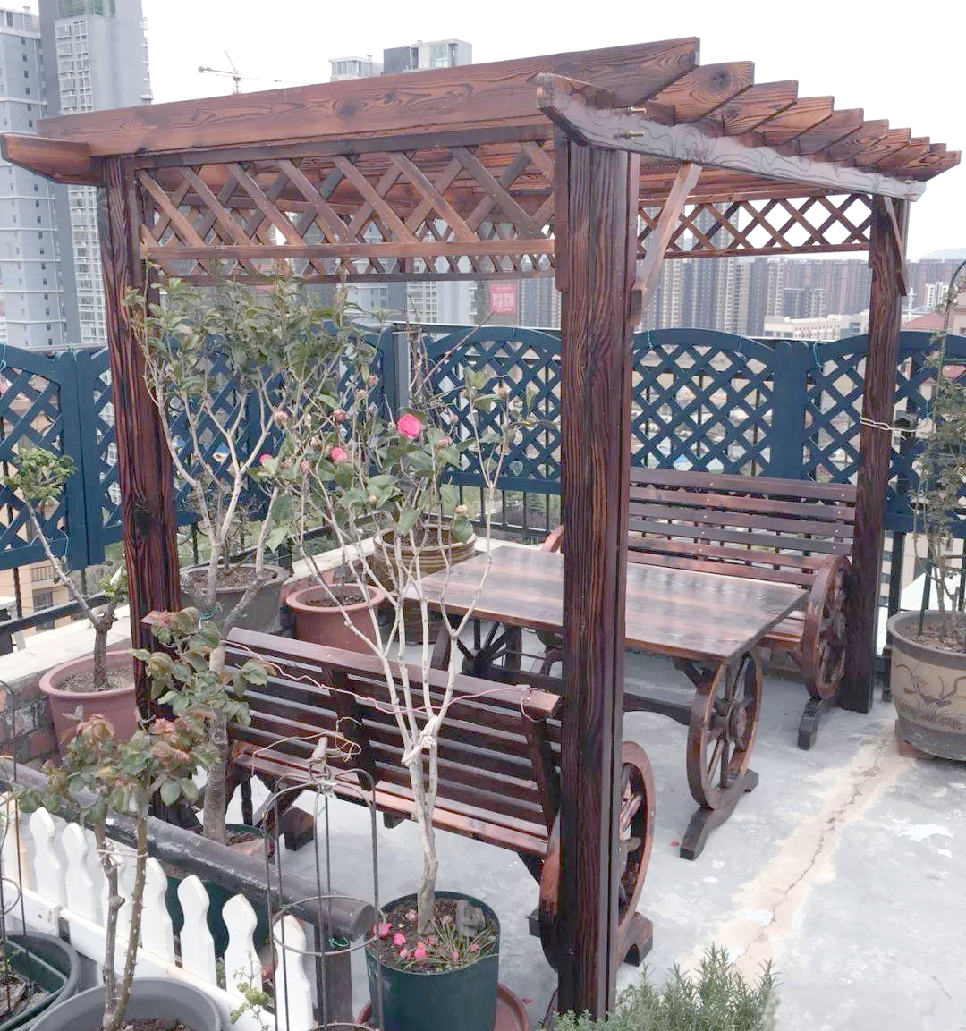 防腐木葡萄架为何成为户外首选