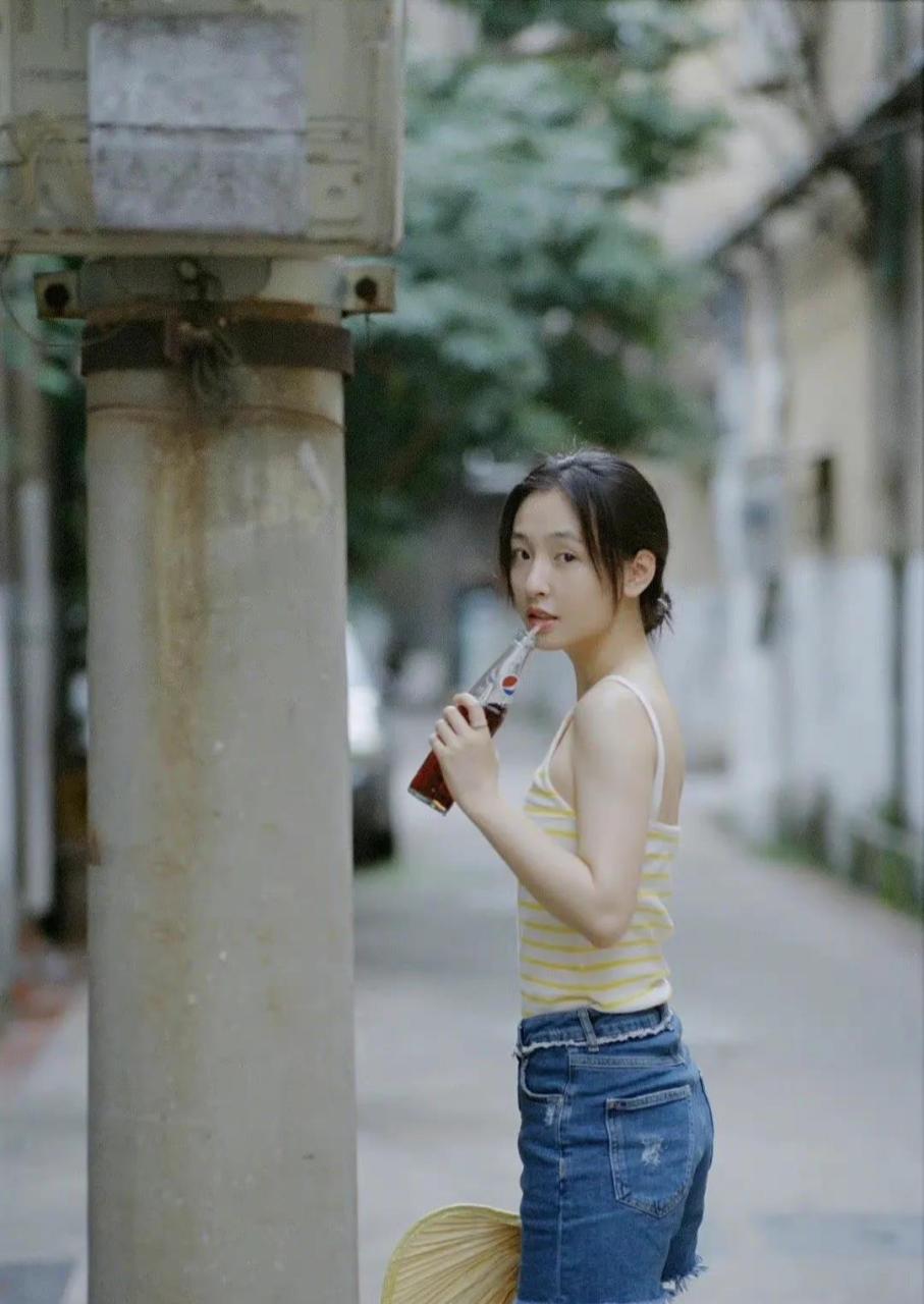 跟着吴倩在武汉小港里记录夏天,很有故事感,很喜欢夏天,离婚后快乐多