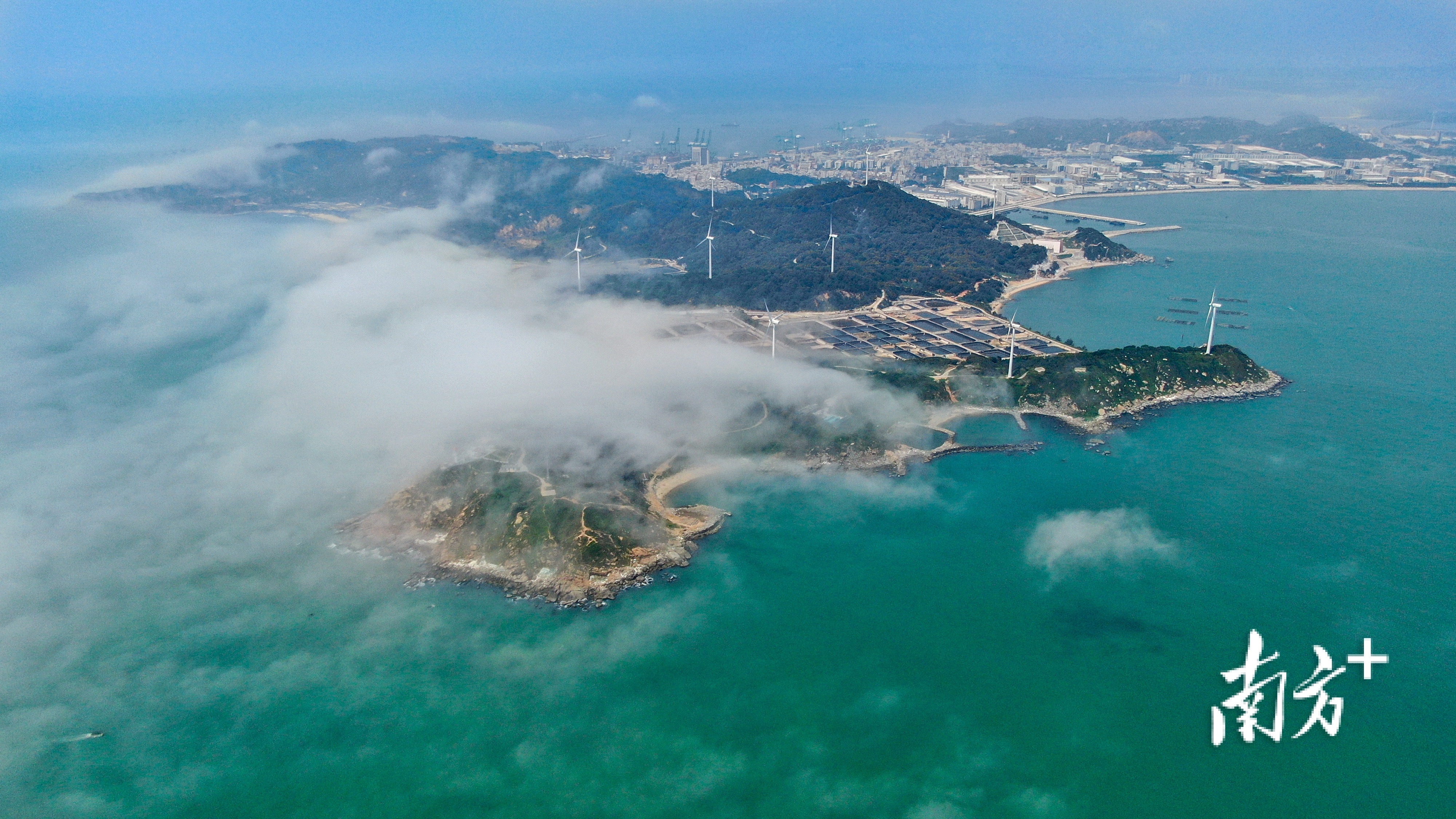 多图丨濠江表角惊现碎层云景观,宛若仙境
