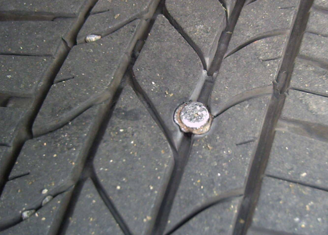 扎车胎用什么钉子?