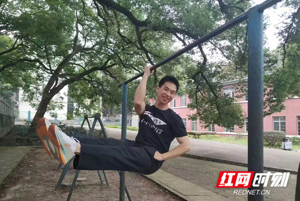 听ta说·朗青岁月丨永州一中杨明智:若不能迎风翱翔,也要穿上那身军装