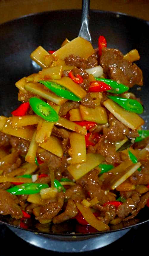 布依酸笋牛肉的烹饪秘诀和美味提升技巧