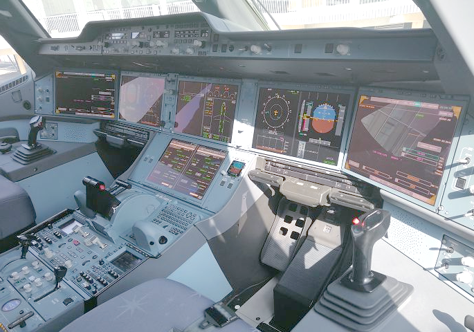 北京时间记者探秘:中国大陆首架空客a350的内部驾驶体验