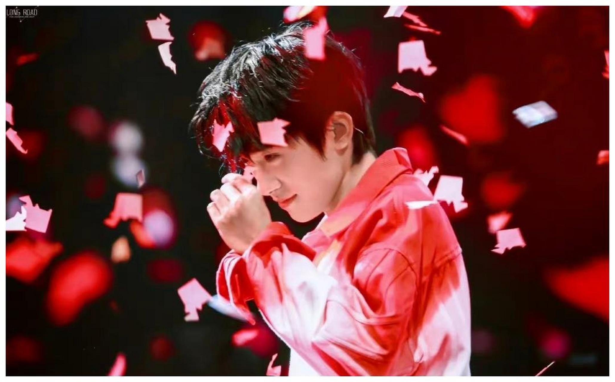 哇塞,我想到自己青春时代就想到了那时候一直在听徐良,许嵩,有很多