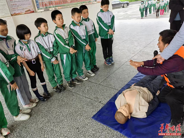 隆回县群贤小学图片