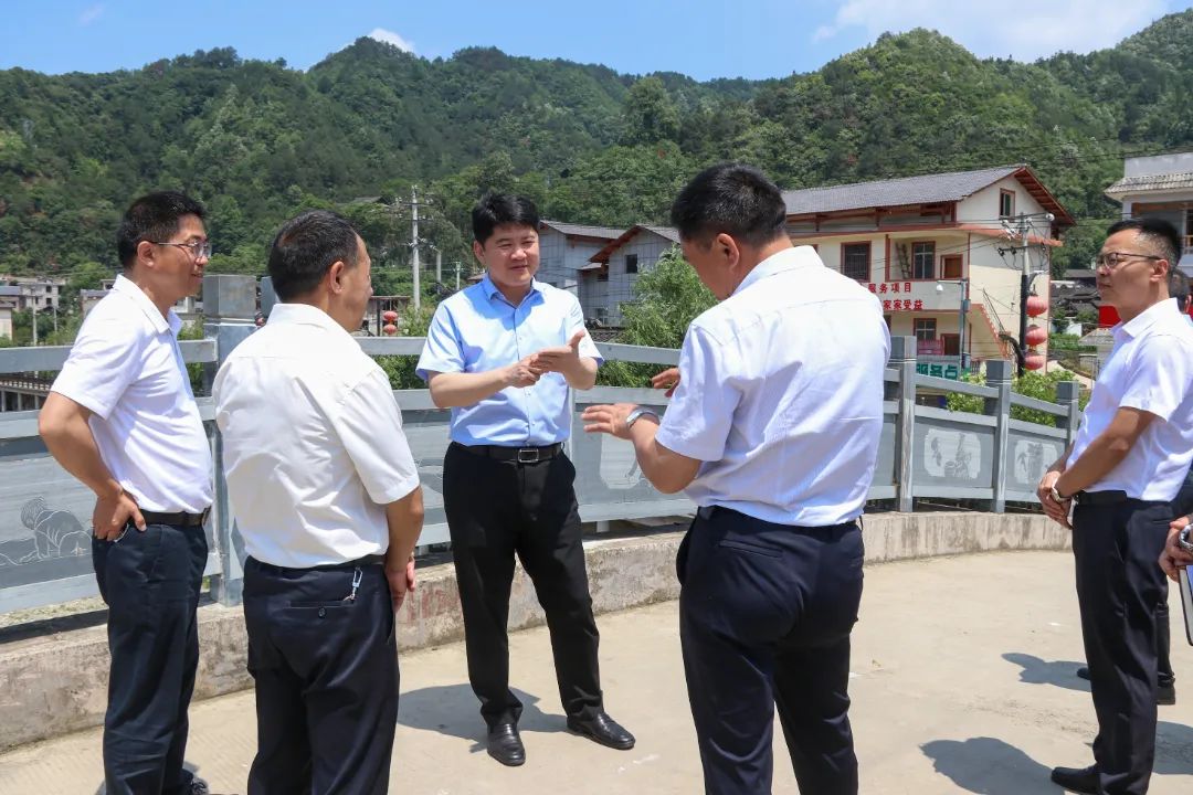 胡志峰到丹寨县督查防汛备汛工作