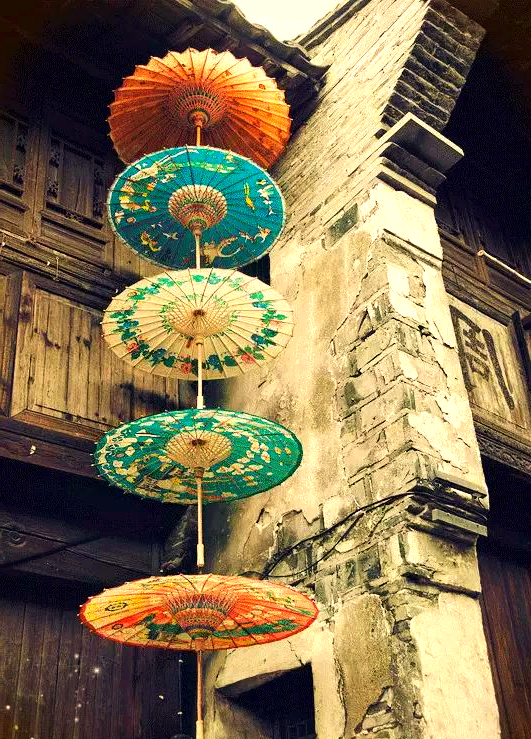 江南雨巷:油纸伞下的浪漫传说与现代传承