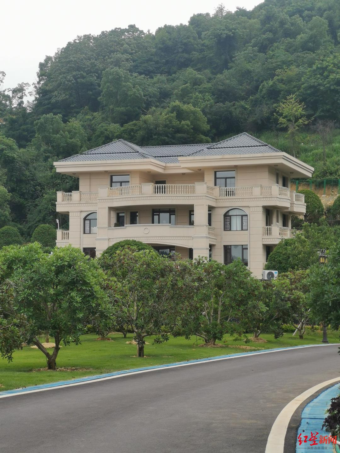 谭曼与他的"催收帝国"