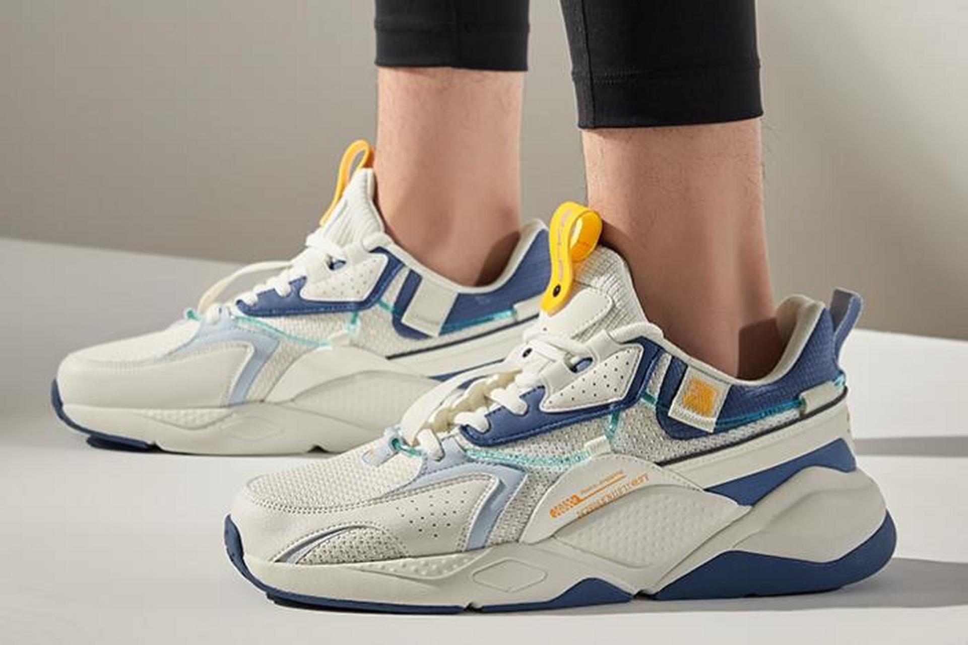 鸿星尔克白鹭休闲跑鞋,简约时尚,舒适耐穿,适合日常和运动多场合穿着