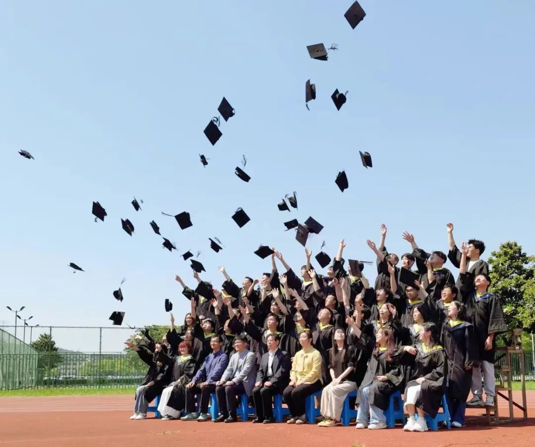 再见母校,以此纪念我们的青春