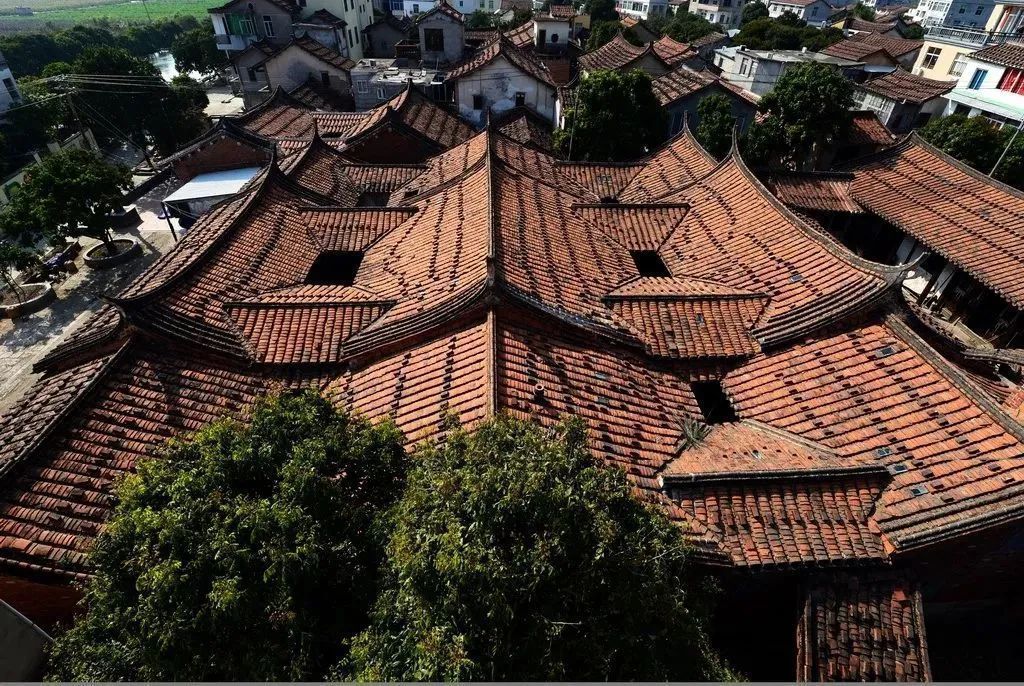 红砖厝,燕尾脊……莆田这抹红你喜欢么?