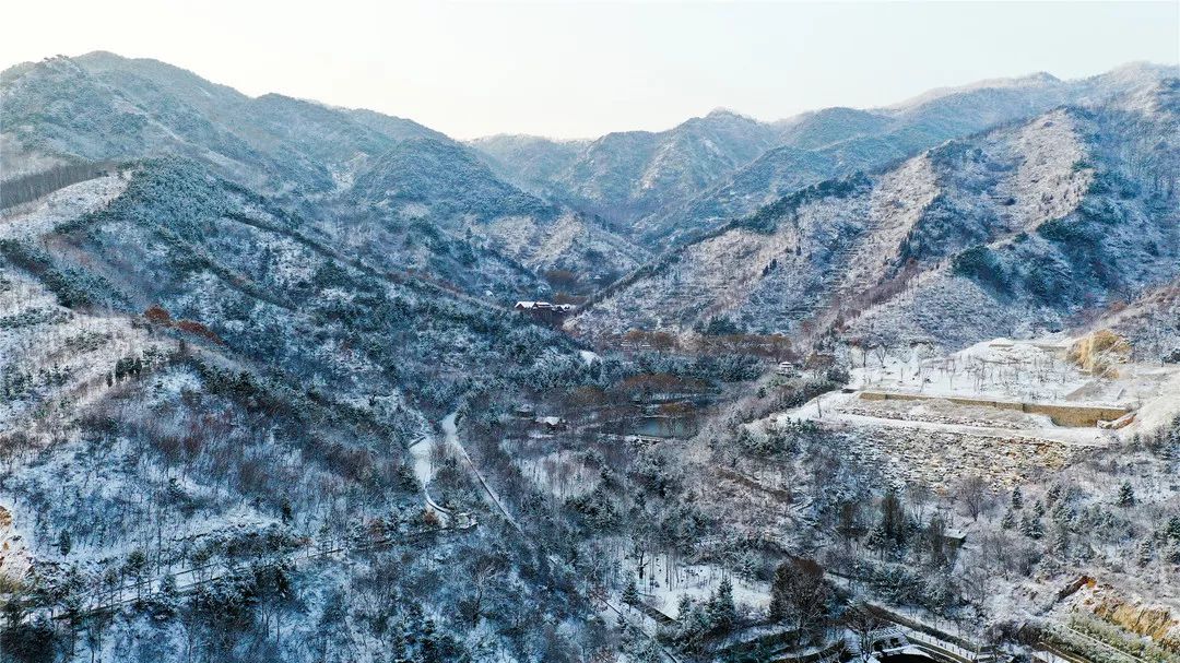 济南下雪啦!南部山区已银装素裹
