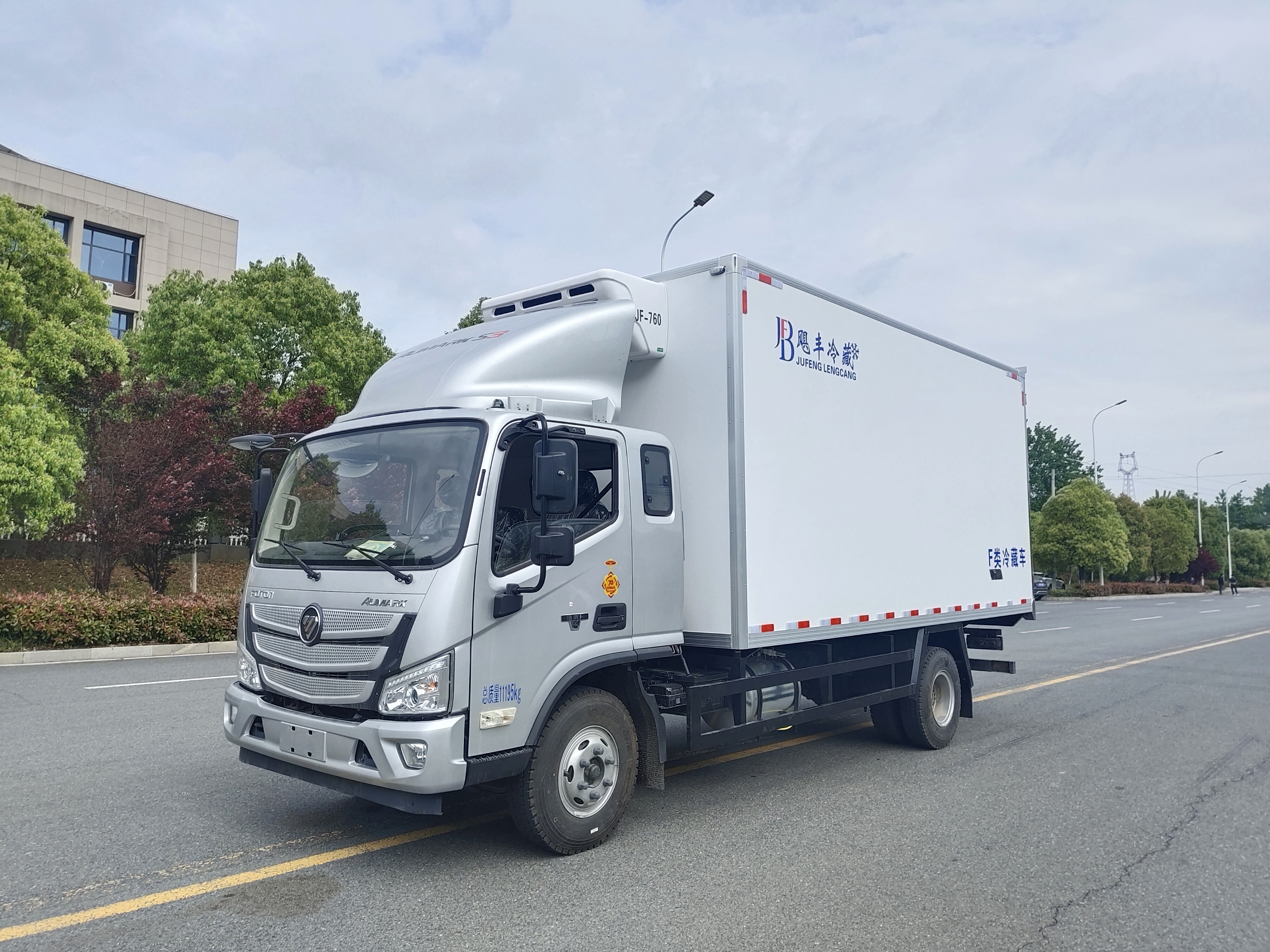 福田欧马可排半冷藏车