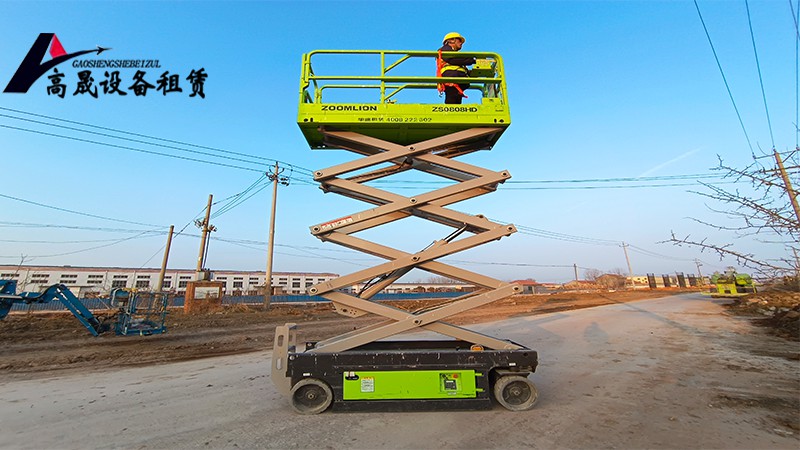 高空车租赁行业中的迷你剪刀车可以上电梯吗?