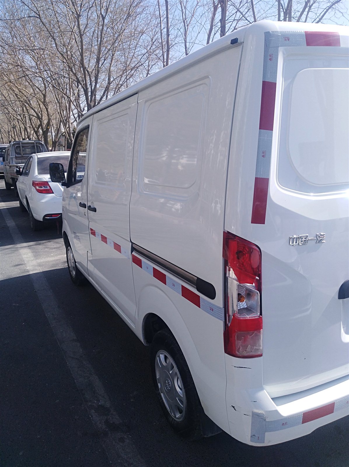 封闭式面包车被归类为货运汽车?