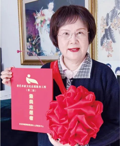 77岁的歌剧表演艺术家李元华是民族歌剧《白毛女》中第二代"喜儿"的