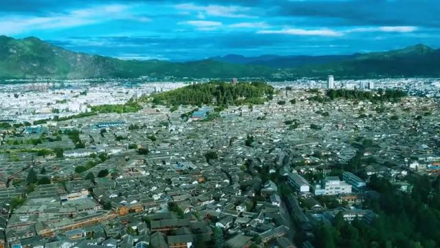 「丽江头条」接待游客121.46万人次，旅游综合收入10.83亿元，丽江旅游回暖？数据背后，思考永不过时……