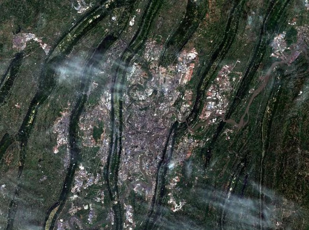 重庆主城区卫星地图出炉:城市规模庞大,发展还需加力!