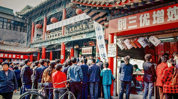 历史老照片:90年代的太原,带你找寻记忆中老太原的样子