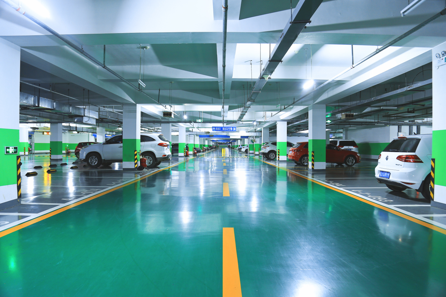 爱捷智能一站式打造地下停车库照明方案