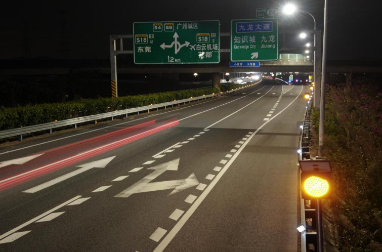 广河高速,增从高速35个互通立交出口打造"声光触"防疲劳干预圈
