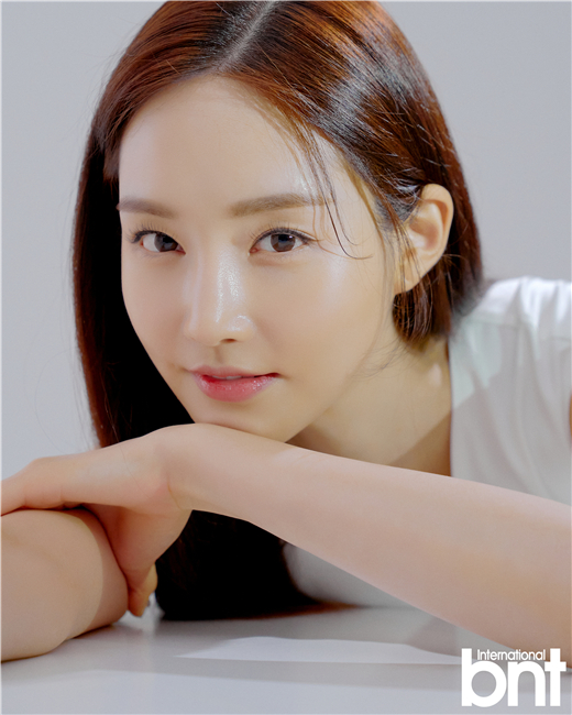 金宥美拍摄bnt写真 清纯可爱端庄典雅任意切换