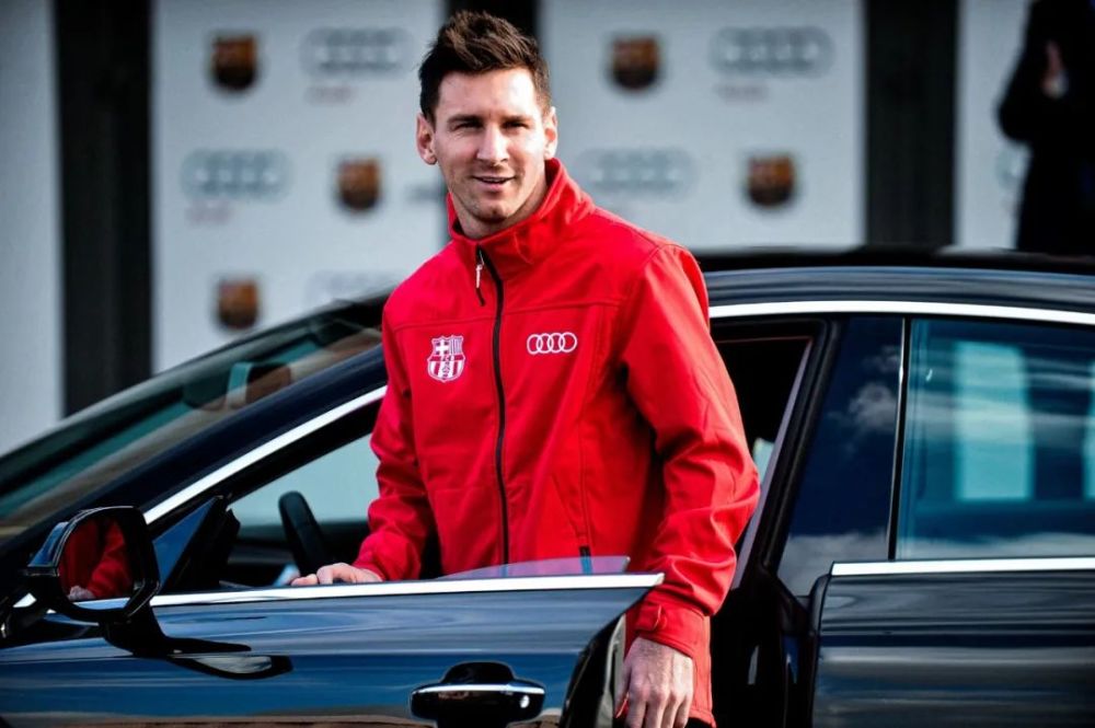 美媒曝光梅西豪华车库,总价超3400万美元,宾利在列