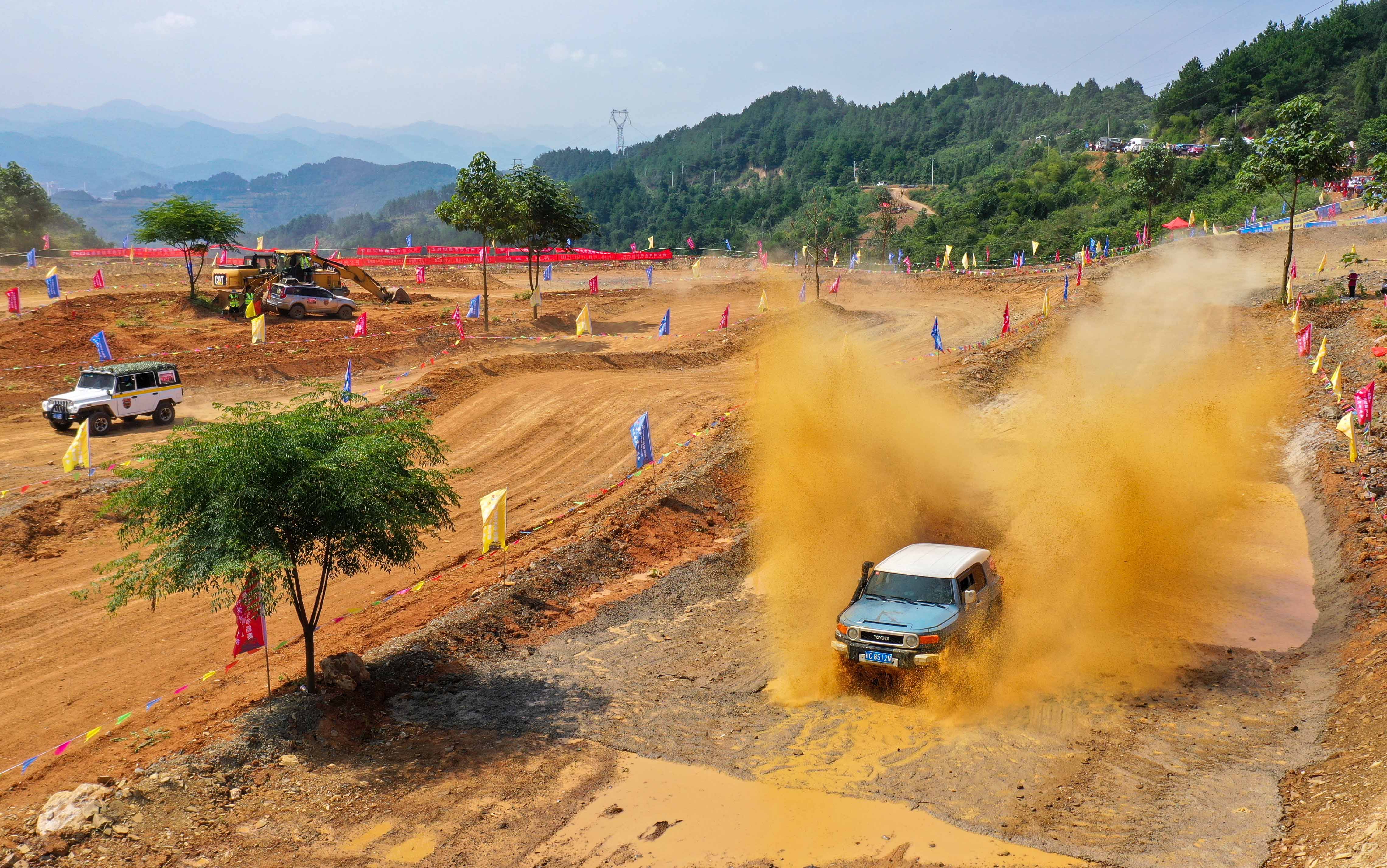贵州玉屏:场地越野车竞赛展风采