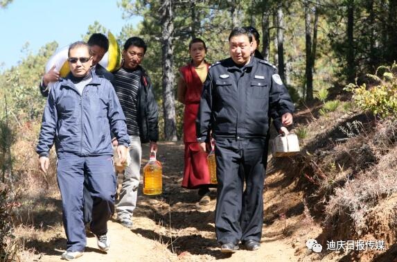 公安部授予迪庆民警庄红卫二级英模称号