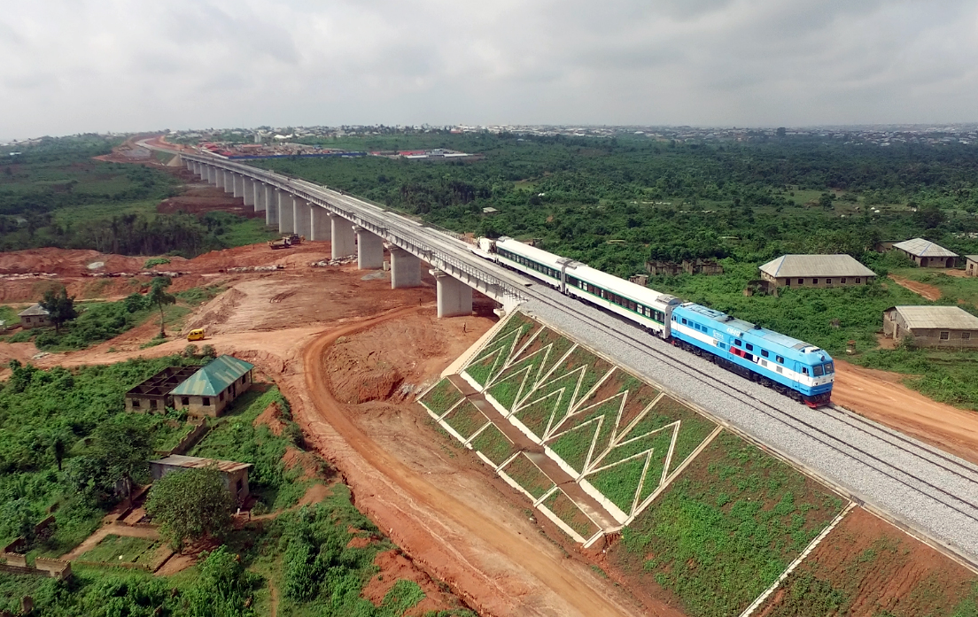 图为中国修建的尼日利亚拉伊铁路