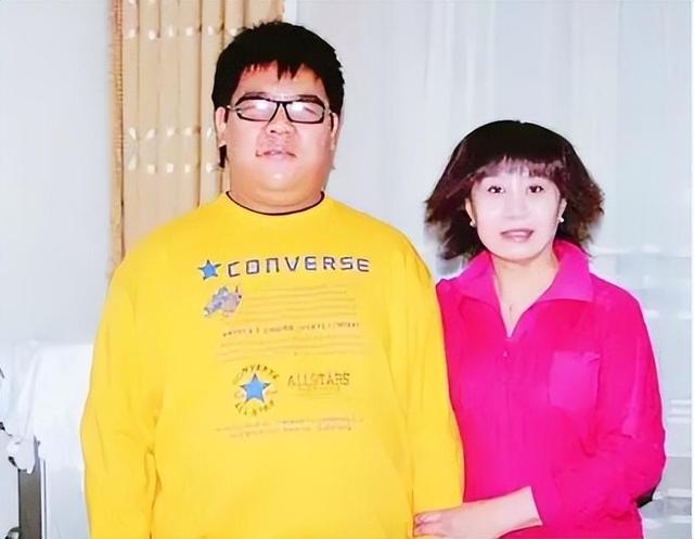 善恶有报!狂妄自大的"盲人"歌手杨光,终究付出了沉重代价
