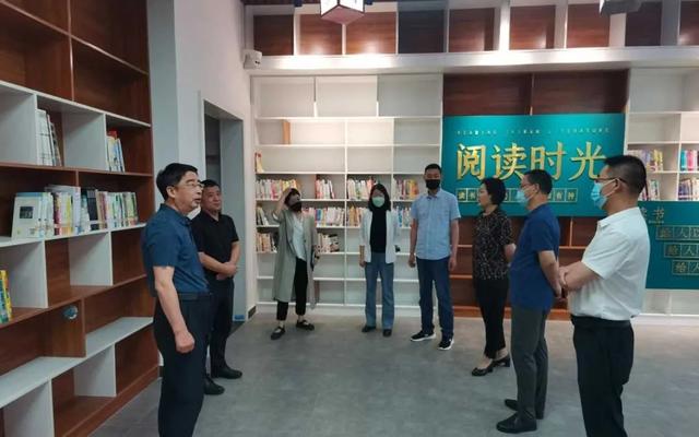 市图书馆深入知行小学开展阅读推广把为民办实事落到实处