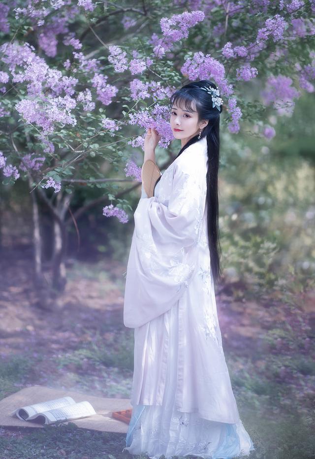 《凡尘仙道》渺小中寻找伟大,凡尘中修成真仙,白衣少年逆天而行