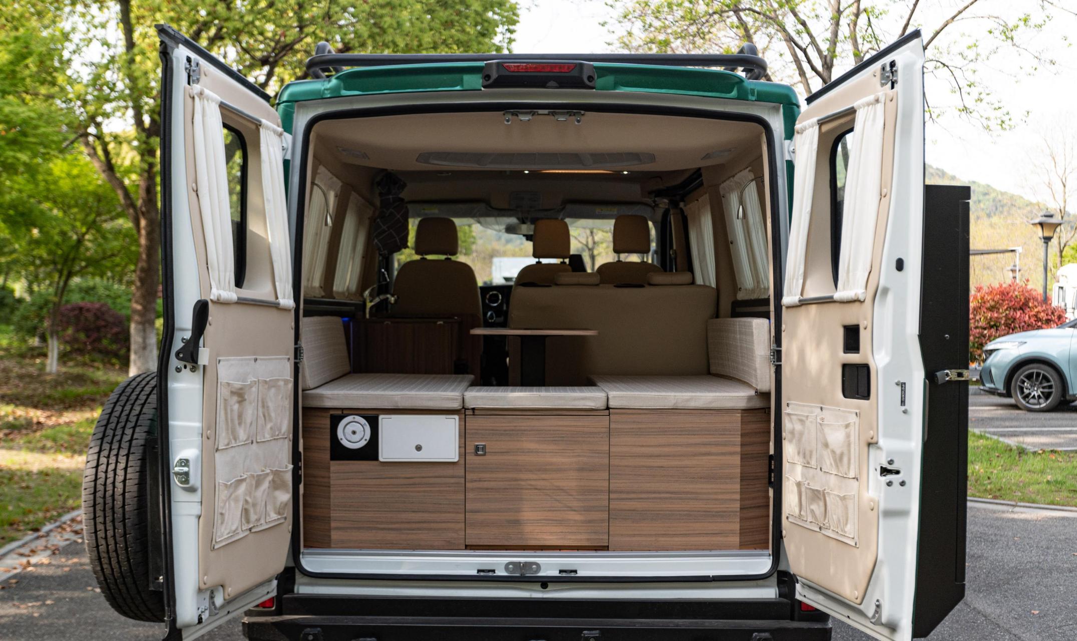 房车#新星依维柯宿营车,短小精悍的b型钢炮,官方27.8万价格.