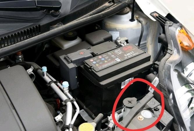 比亚迪f3水箱加多少升防冻液