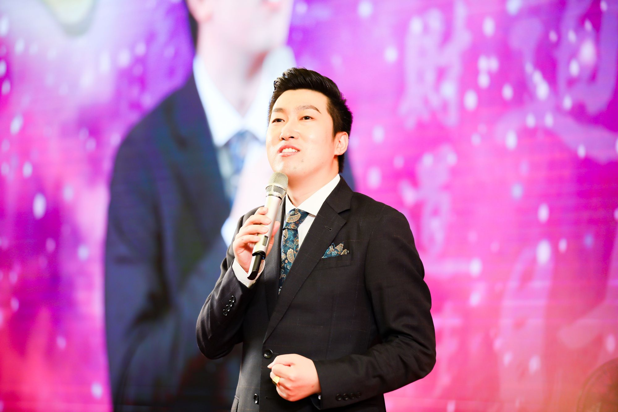 周文强老师是如何从一无所有的草根改变命运的