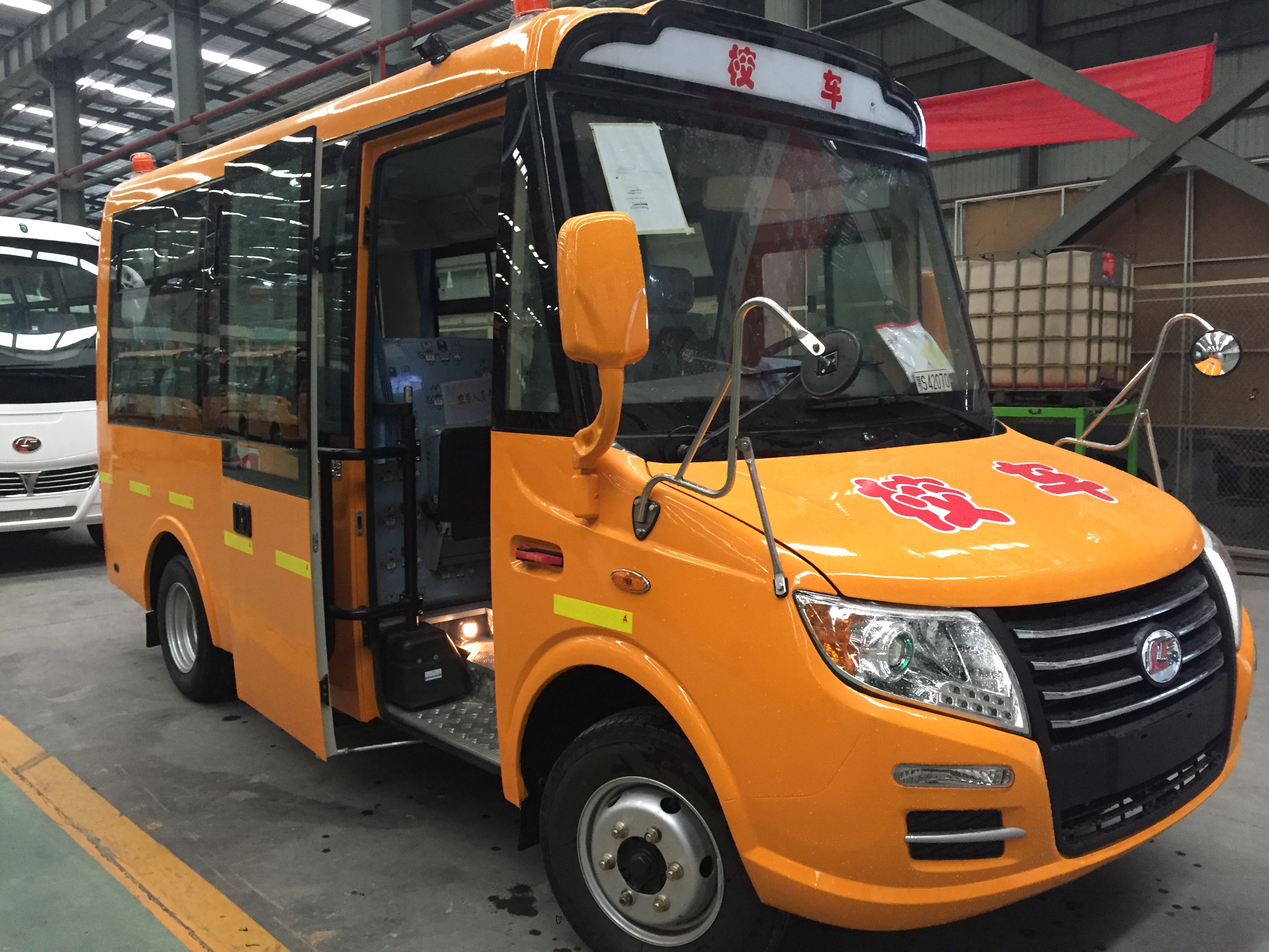 一辆校车大概需要多少钱