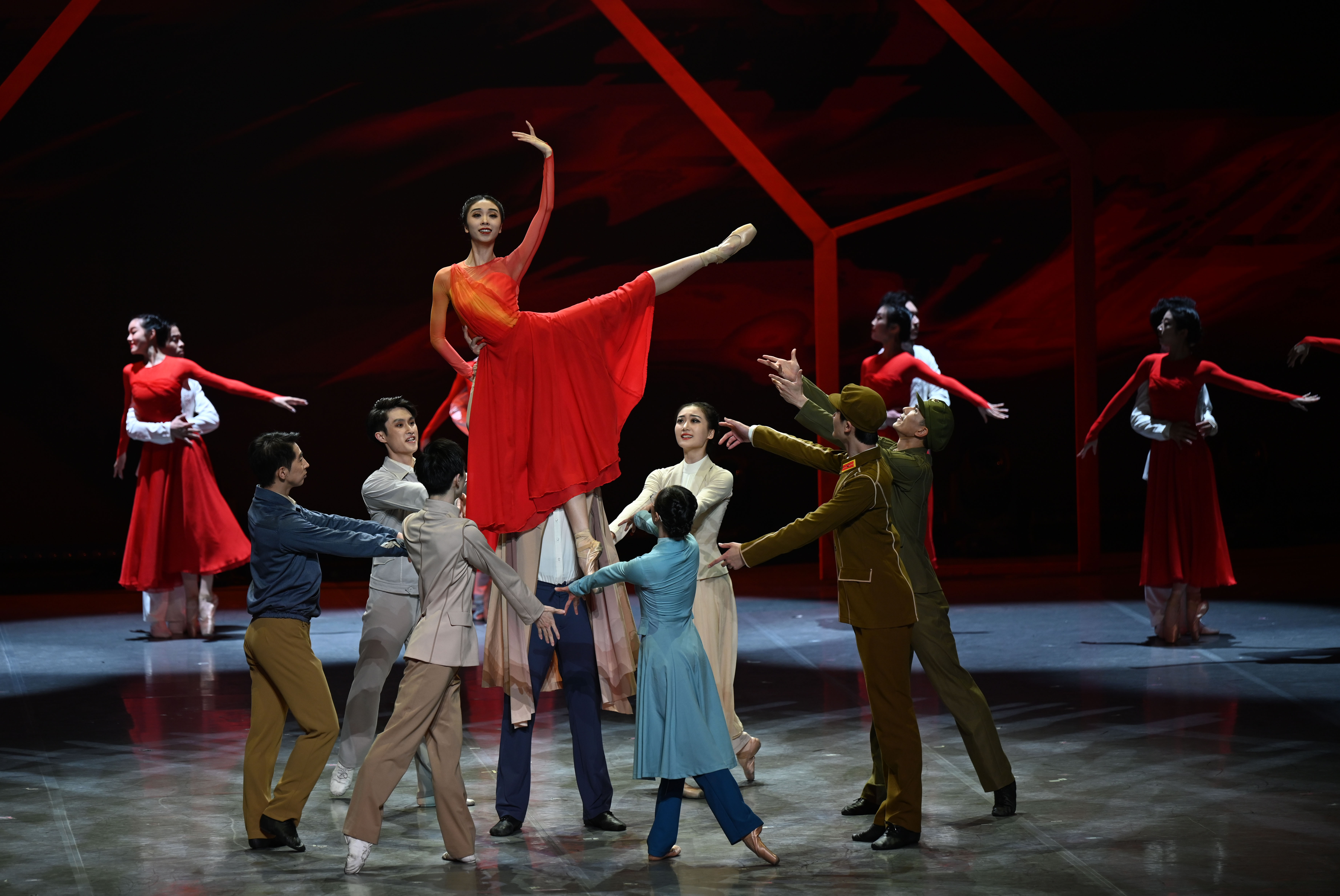 (文化)苏州芭蕾舞团原创舞剧《壮丽的云》在京上演