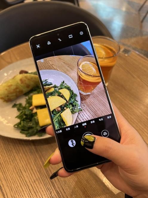 mini包放不下大屏智能手机?那是以前了