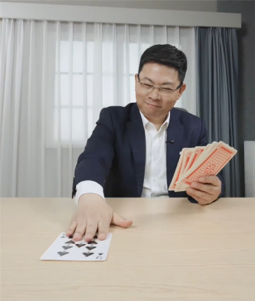 余承东：我出牌了、还挺大！