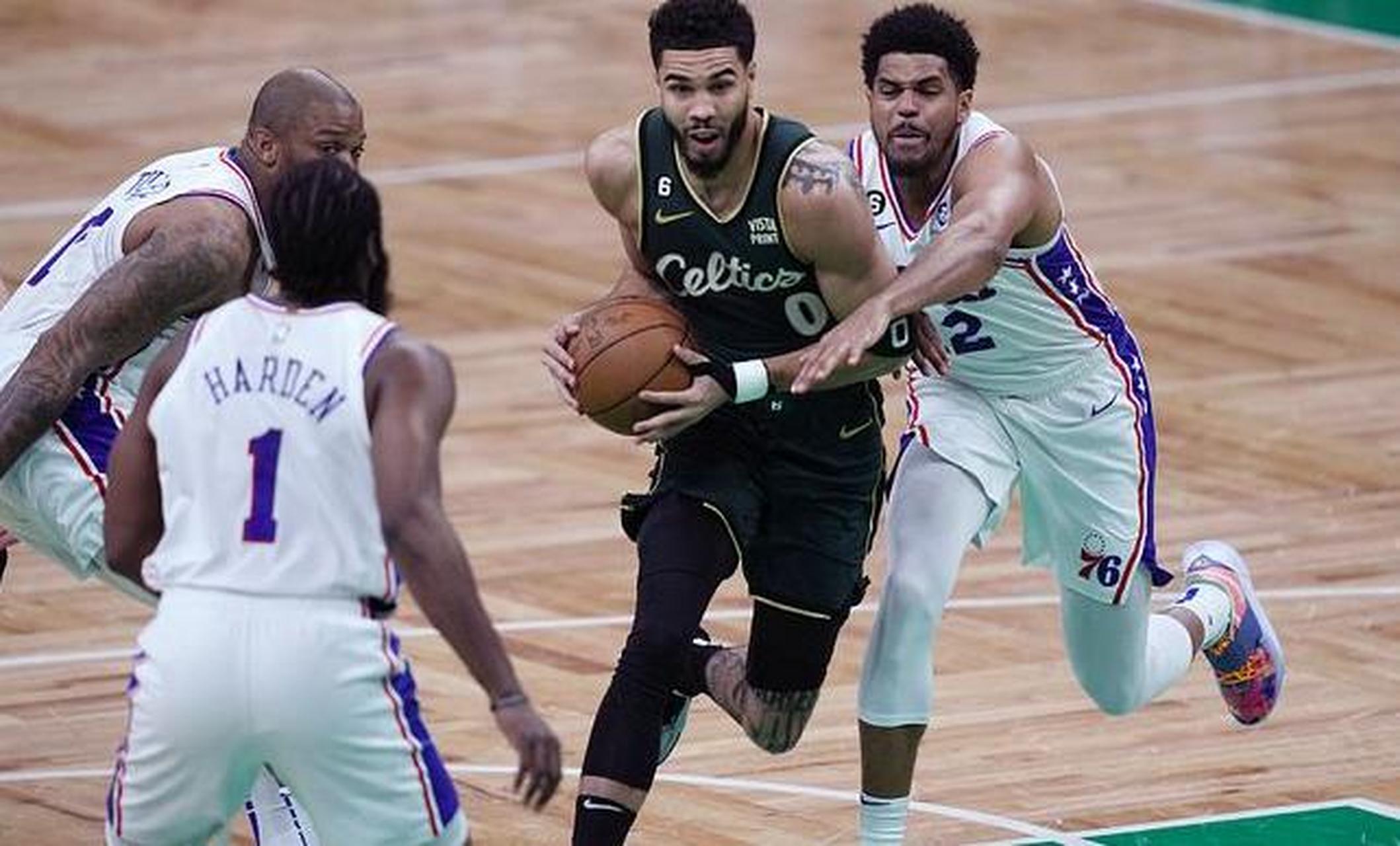 夺冠头号热门出局概率82%,我的天,谁能想到绿军居然被76人打成了渣渣