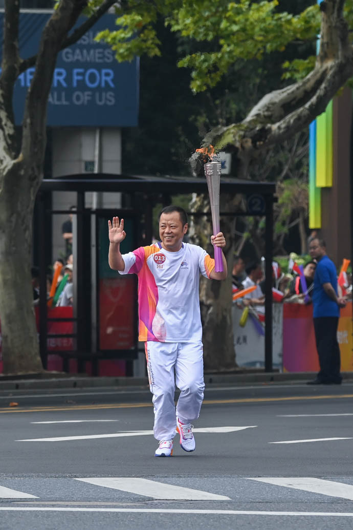 直击|杭州亚运会火炬启动,106名火炬手参加首日传递